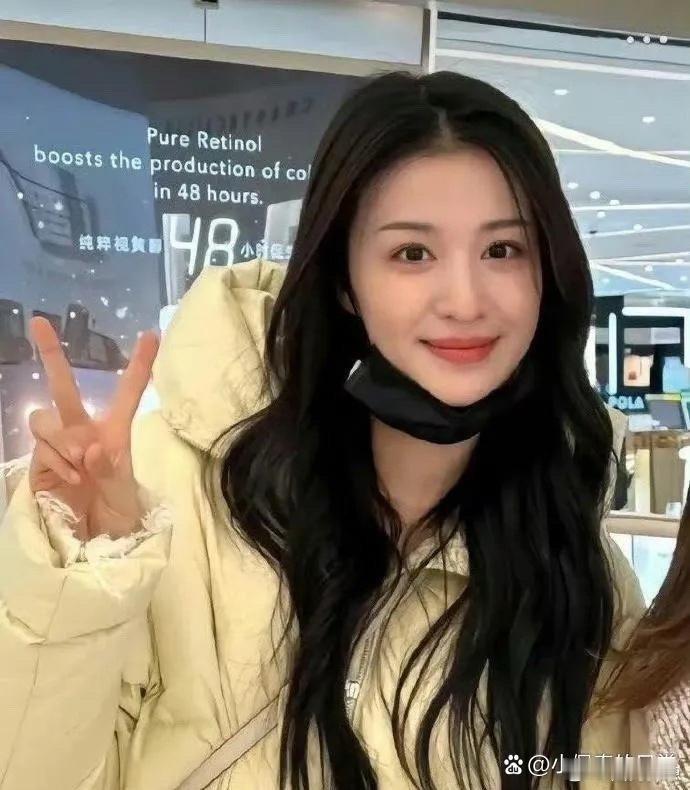 原来王楚然是纯天然美女，和早期对比几乎没变化，颜值一直很能打 