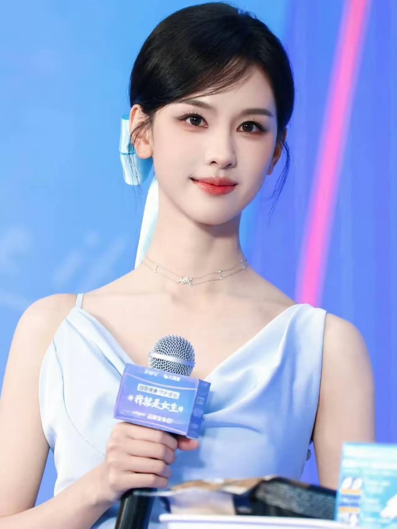 你觉的陈都灵好看还是杨紫好看呢？