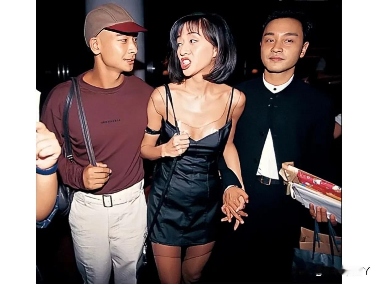 1995年，23岁赵文卓与32岁的梅艳芳和39岁的张国荣的留影旧照，那时候赵文卓