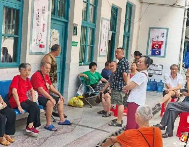 养老金一旦停止上调，2亿人将要面对什么后果？