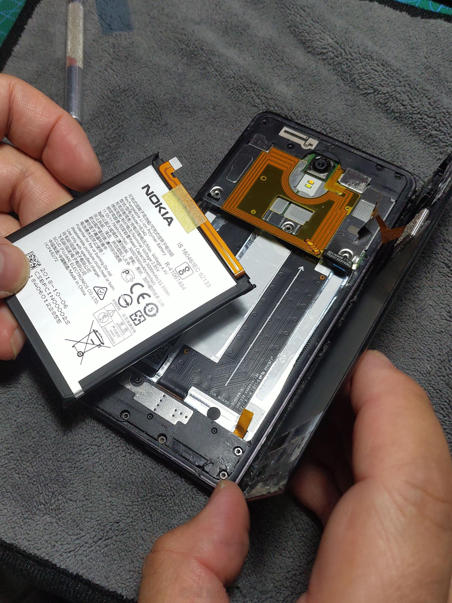 老骥伏枥，换块电池还能再战，你身边还有用诺基亚的人吗？这照片是用诺基亚X7拍的 