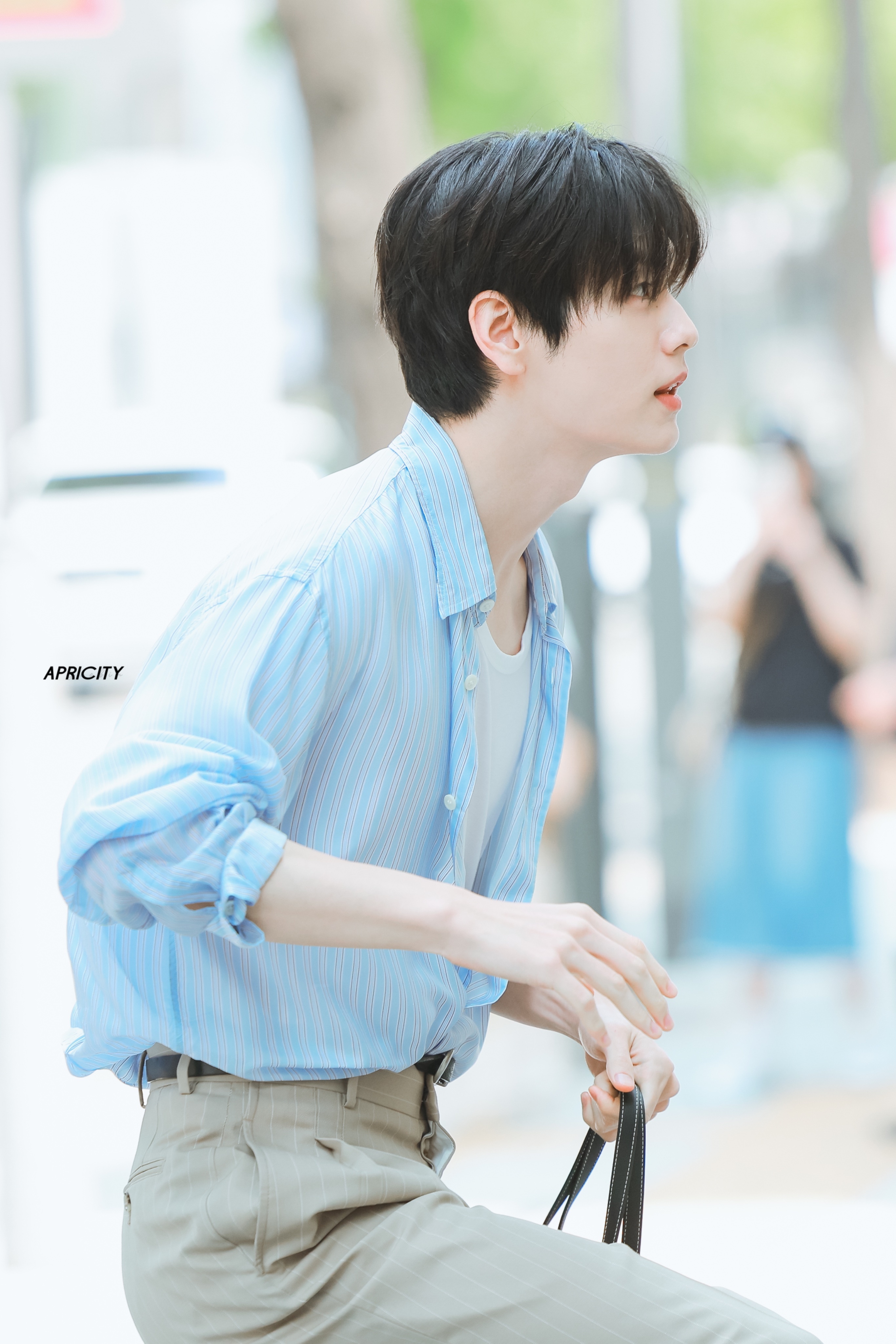 260629 Polène站台上班蓝色系清爽兔子🍦 周一病治愈剂❤️🩹©️b