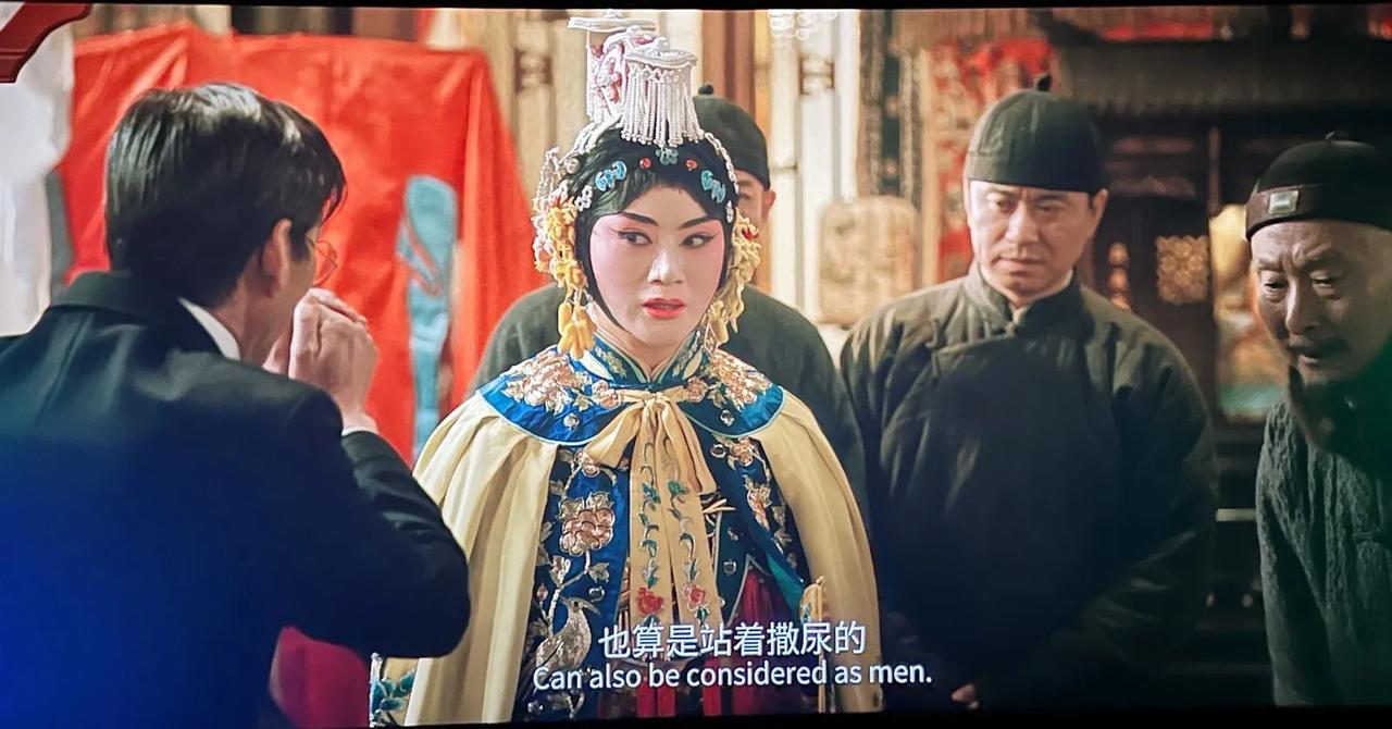 不好意思，算我孤陋寡闻了，我是因为《戏台》这部电影才知道余少群这个人的。

余少