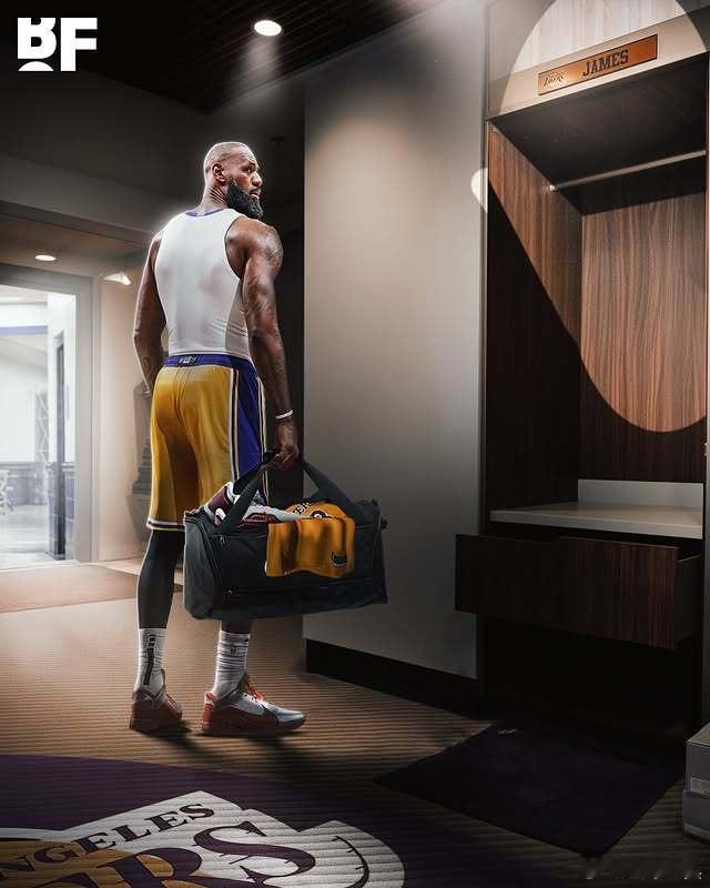 据名记Shams报道，詹姆斯的未来将很大程度上取决于湖人本赛季的季后赛表现🤔 