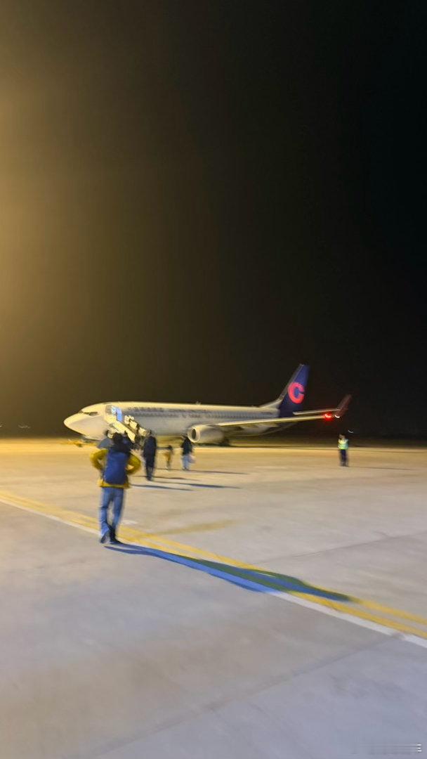 今天拍摄了我期待了一年的车真的，太期待了可惜，导致我飞机赶不上了卧槽又是一个不眠