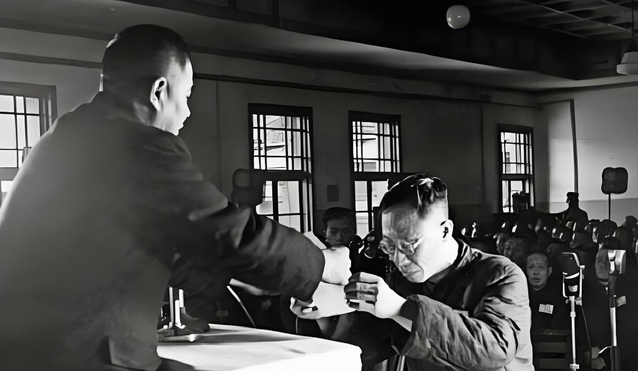 1975年，获得特赦的军统少将段克文为取悦美国和台湾，写了一本歪曲污蔑共产党对战