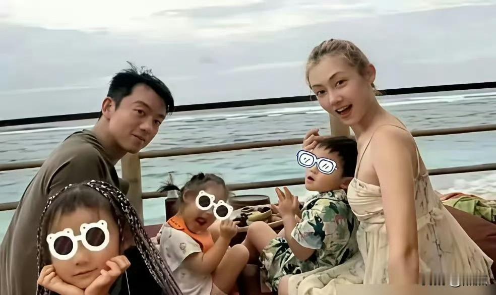 郑恺说三胎是意外，苗苗剖腹产完12个月又怀上了。苗苗三年生仨，老二老三就差12个