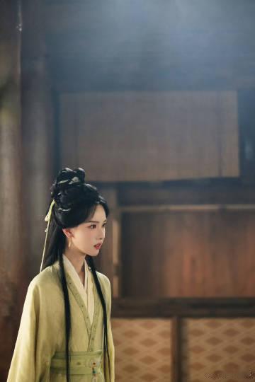 陈都灵夸粉丝声音好可爱 无限循环这段温柔互动！真诚的眼神、温柔的语气，实打实的真