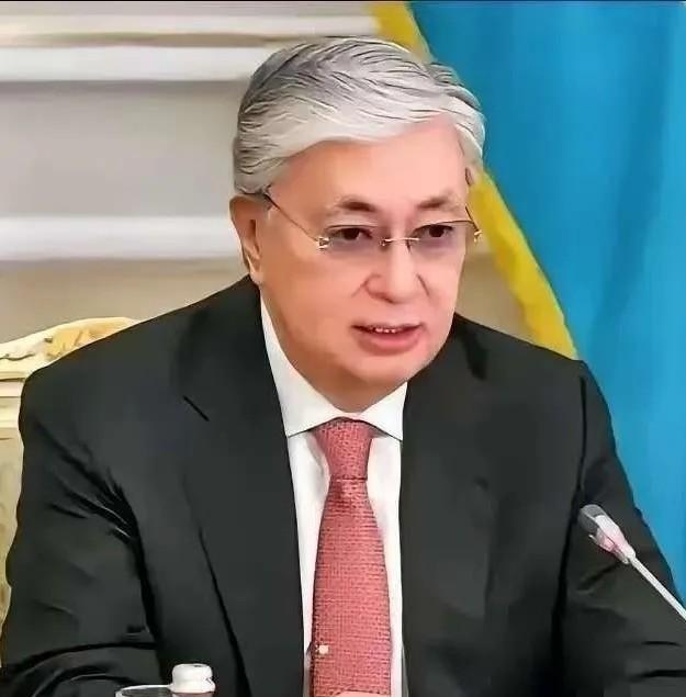 谁也没想到，哈萨克斯坦总统托卡耶夫，居然在国际大场合上，当着150多个国家代表的