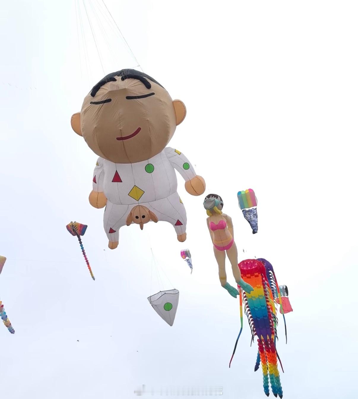 第一次见会搭讪的风筝第一次用社牛评价一个风筝发明风筝搭讪的人完全是个天才，淮坊风