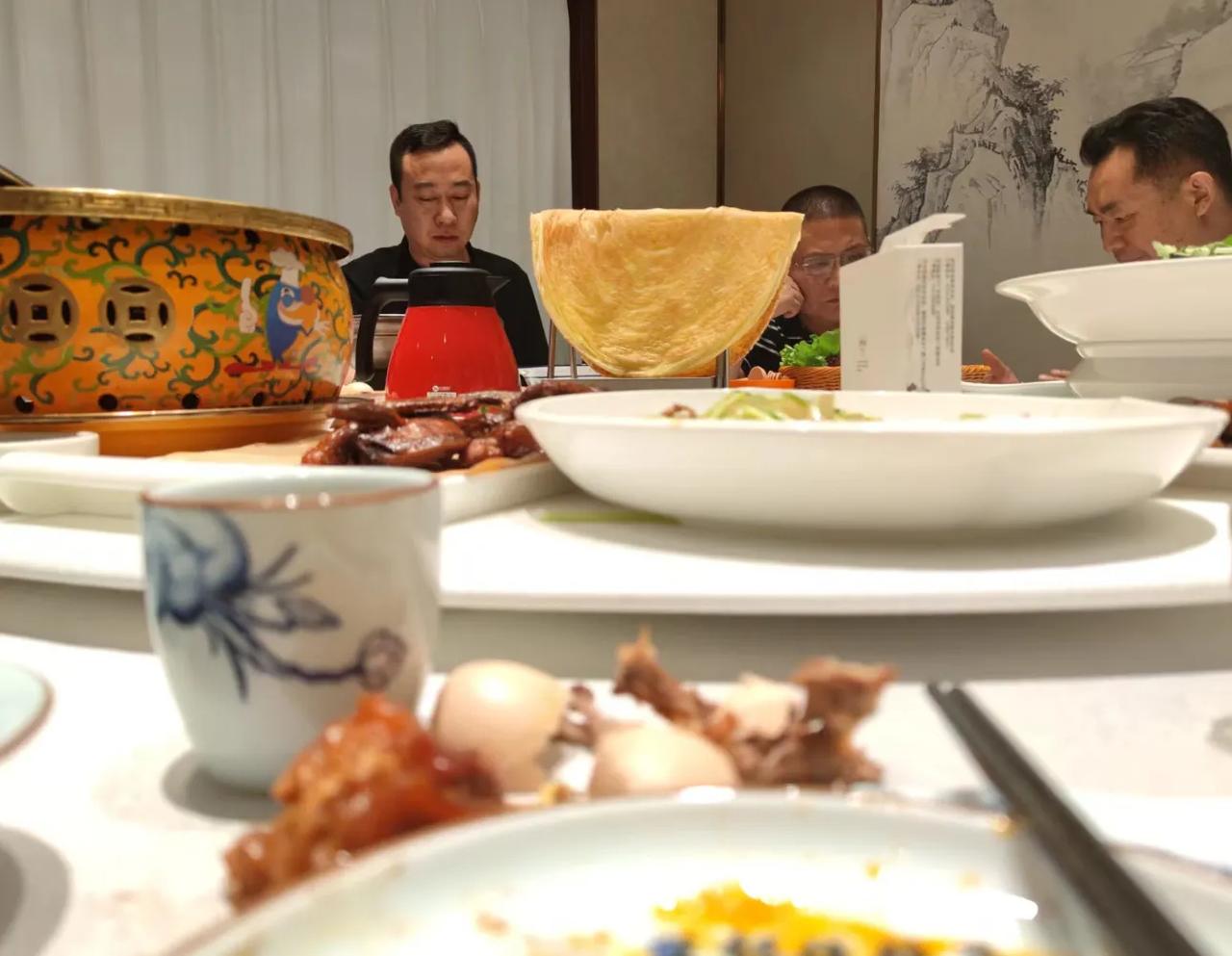 人情世故大实话！说点饭局真实！

优质的人脉圈一定是利益至上的圈子。只讲人情不讲