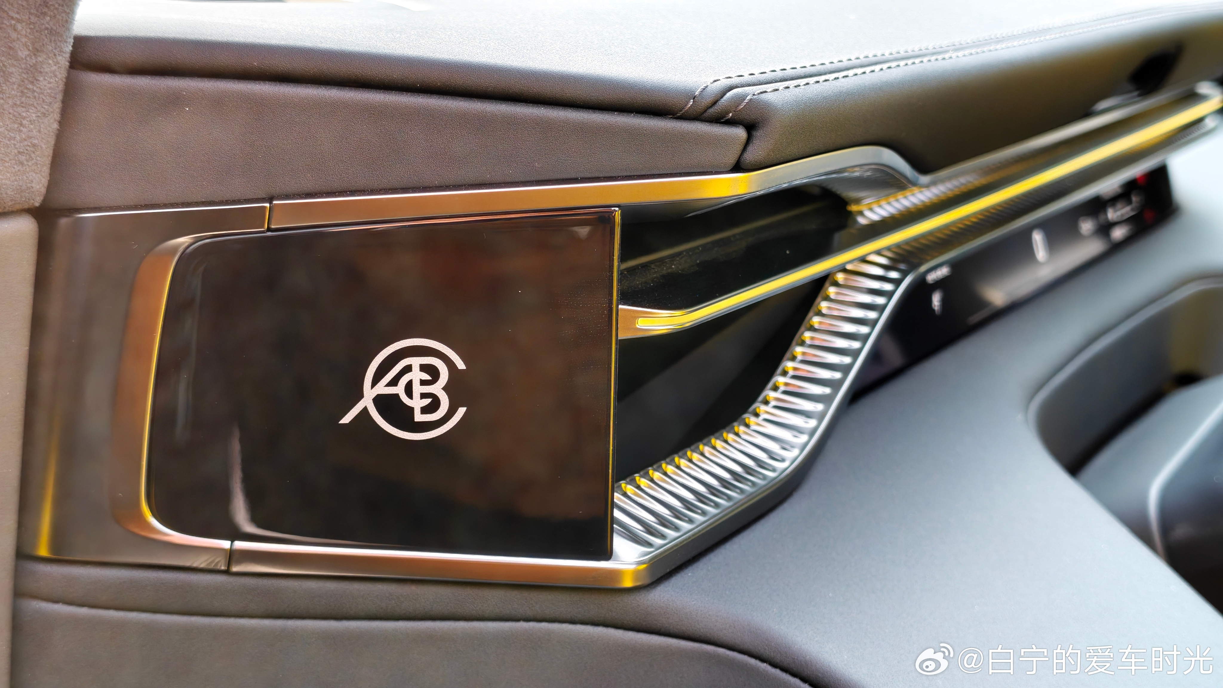 莲花FOR ME正式上市，2.0T混动专用发动机+前后双电机，综合功率952匹马