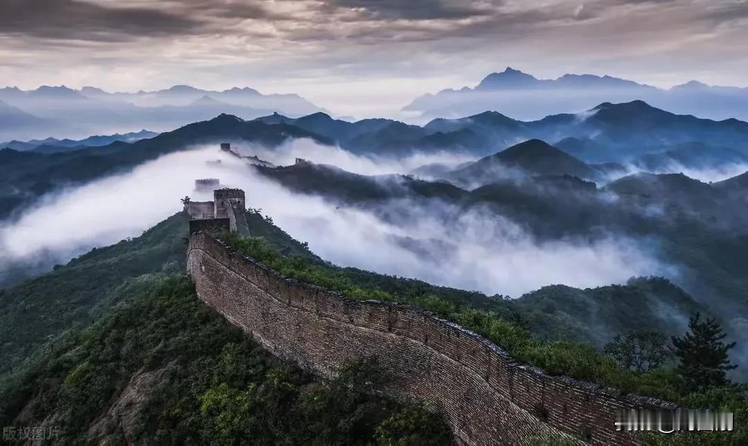 七律.重读《清平乐.蒋桂战争》有感
（2024年10月31日）
风云突变起边夷，