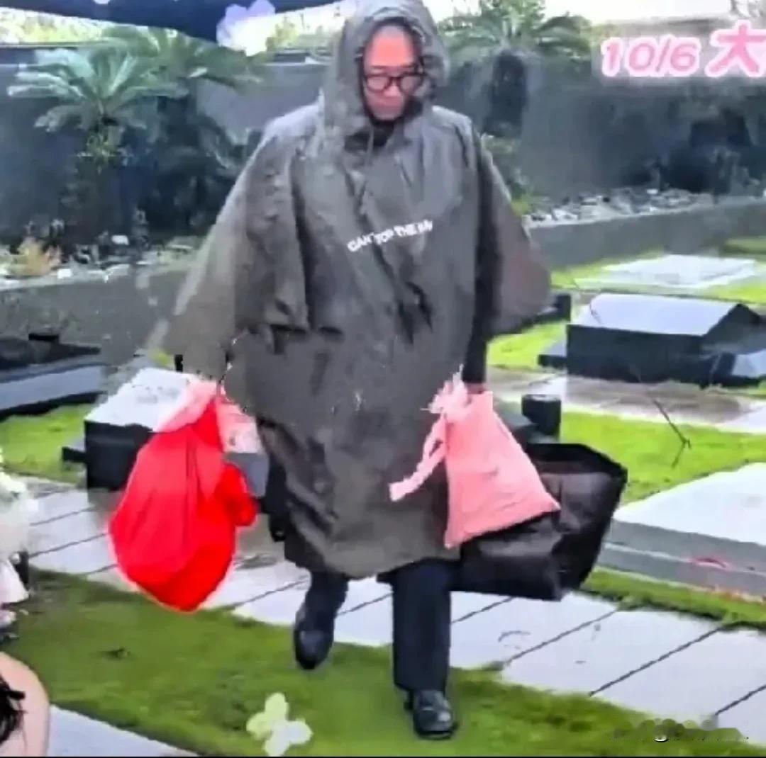 具俊晔发文不回韩国！

大S离世后的第一个冥诞，S家照例去了金宝山墓园。
具俊晔