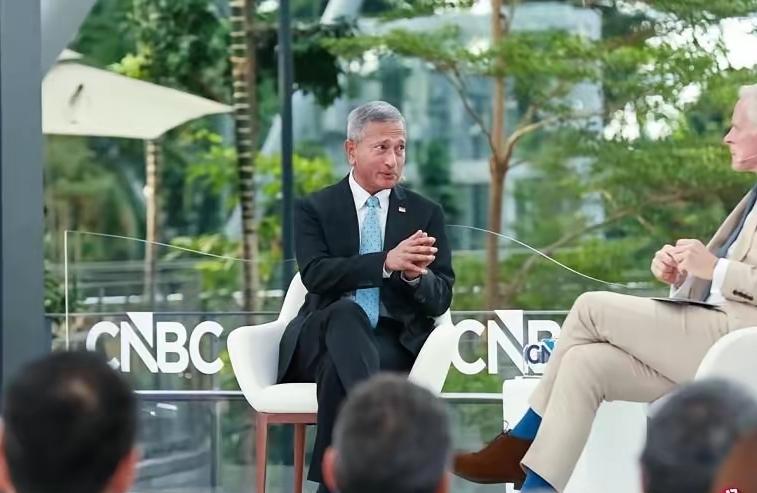 新加坡外长重磅表态
4月22日，新加坡再次成为全球关注的舆论中心。

就在这一天