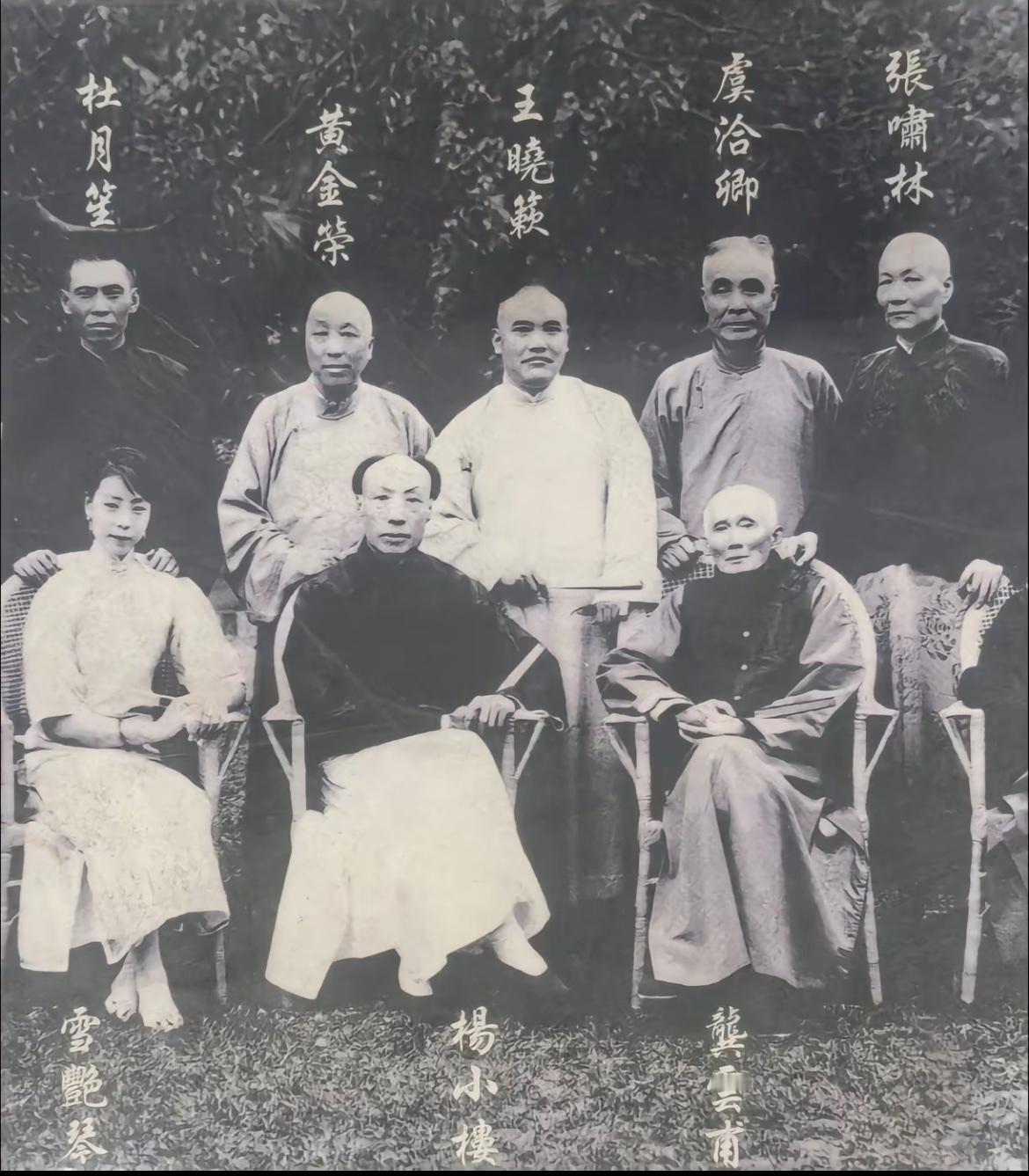 上海滩四位大亨难得聚在一起的珍贵影像
      近代上海滩，风云激荡，英雄与枭