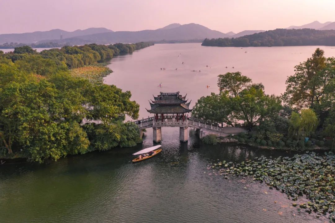杭州发布|907万人！杭州这些地方“火”了！假日后四天，可以去哪里？