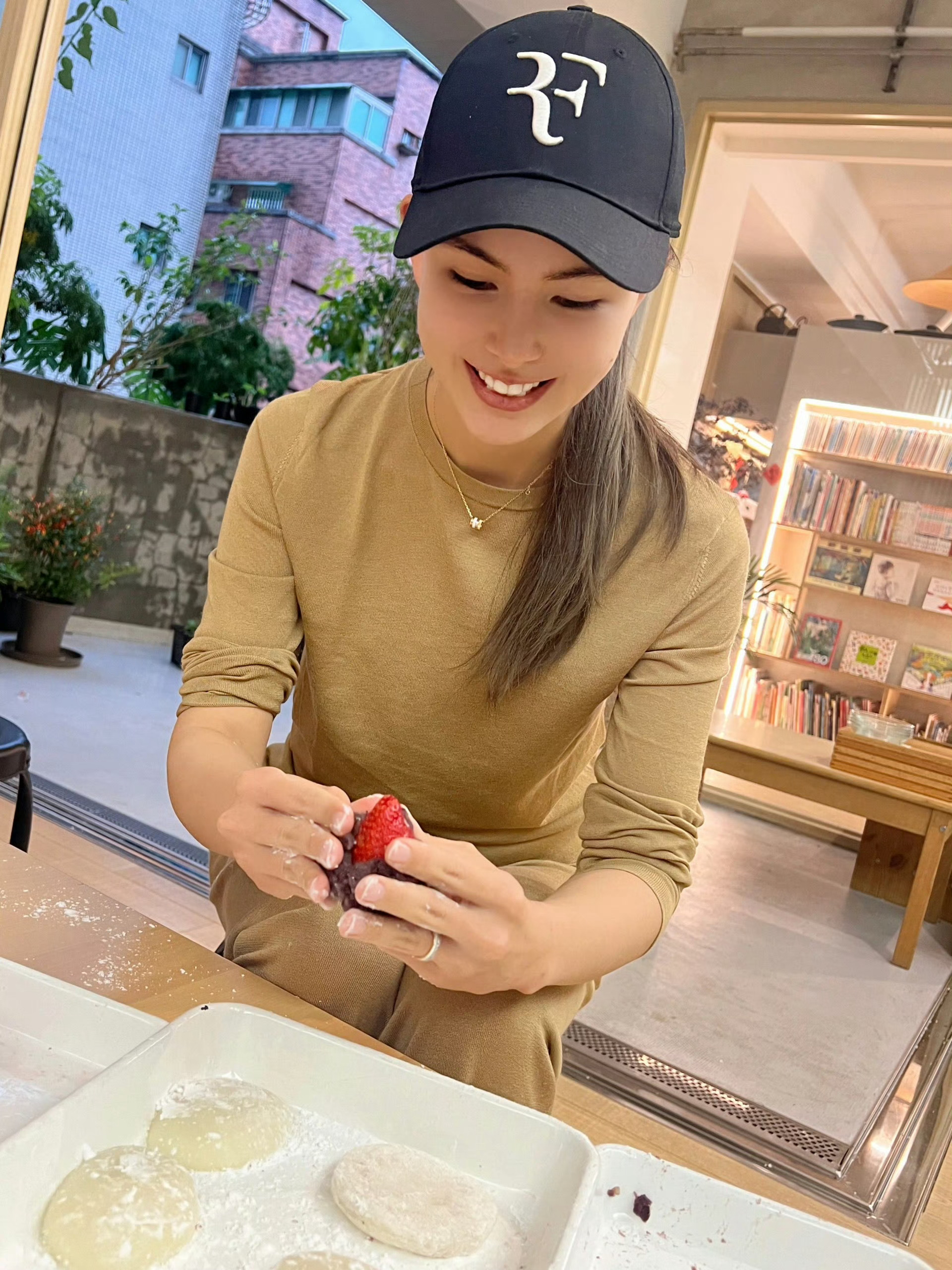 给孩子们做美食的昆凌[心] ​​​