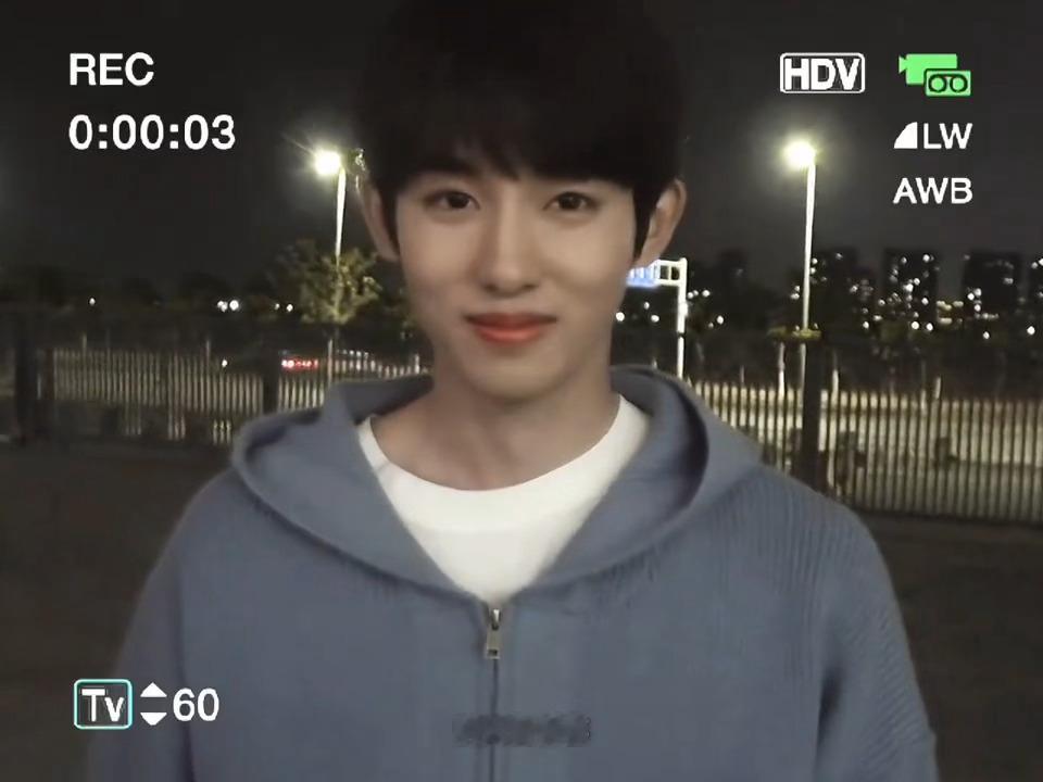 纯正猫的树纯爱风味….“一直说明天见 直到真的明天见”🥺杨超越董思成今天是太阳