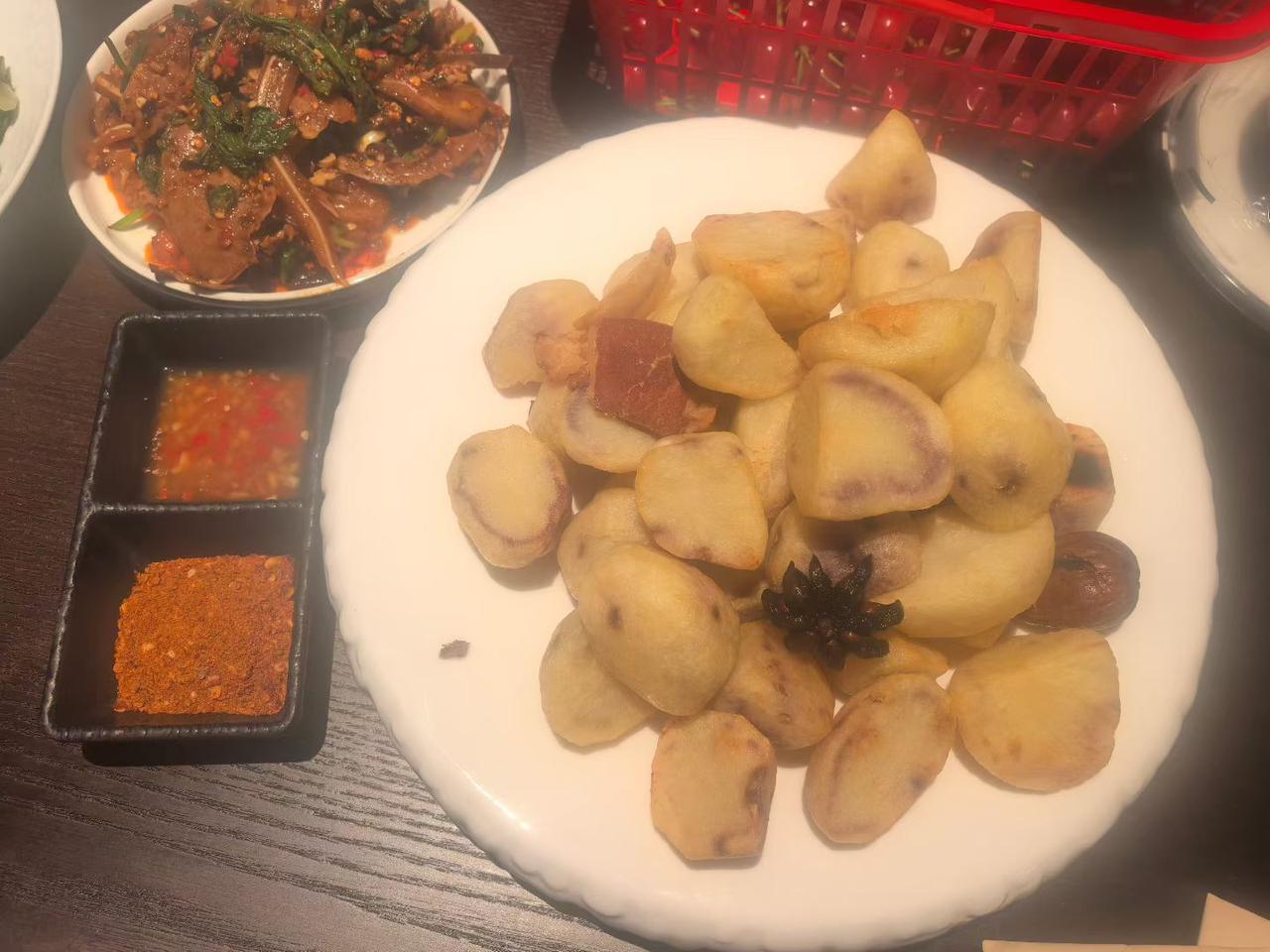 爱上是一瞬间的心动，爱下去是一辈子的修行…