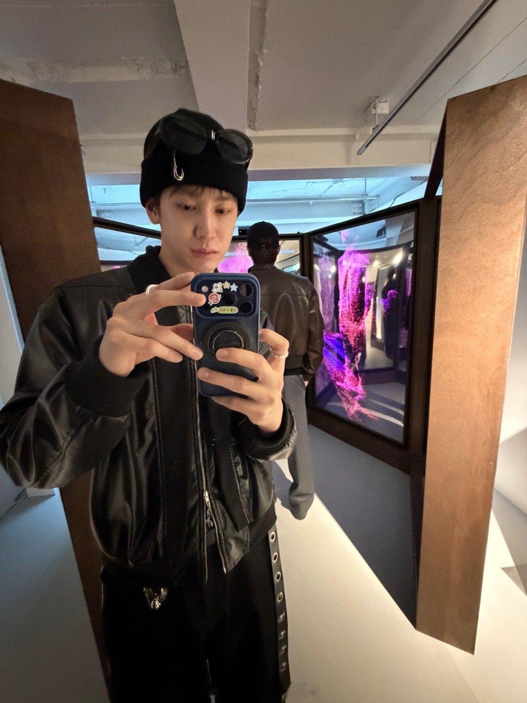 郑成灿松岛正平合照郑成灿松岛正平一起游玩 松岛正平晒了和郑成灿一起玩的照片：“和