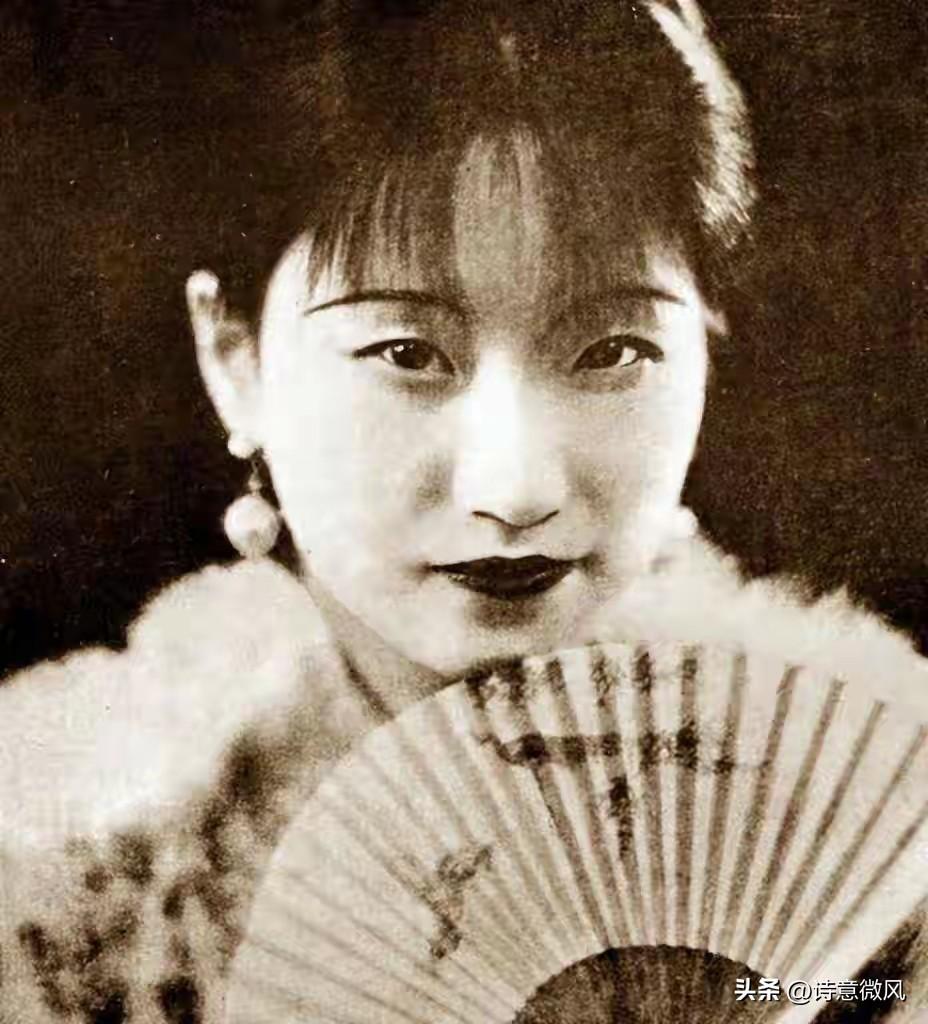 1965 年陆小曼病世，翁瑞午的长女见四下无人，迅速解开她的衣扣。
 
病房里只