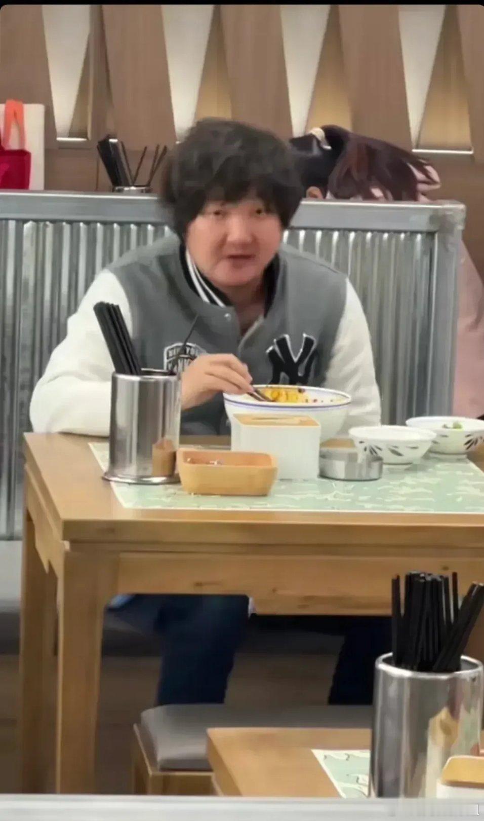 董洁当年怎么会看上他？？？？ ​​​