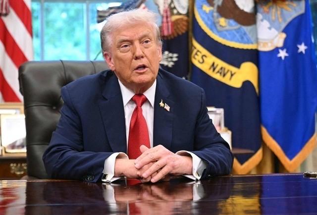 美国帮了乌克兰，但特朗普没有。在乌克兰问题上，特朗普明显是站在俄罗斯这边的，他没