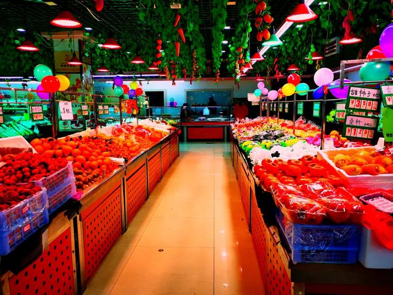 不管多么先进，无论多么遥遥领先，首先必须老百姓能得到实惠，能真真切切地享受到先进