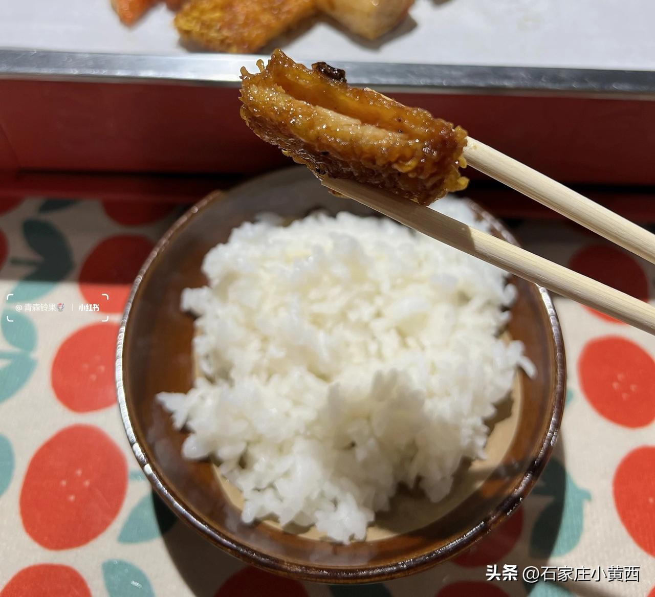 庄里老胡同里永远不缺惊喜，这次钻进范光胡同打卡一家老牌苍蝇馆子，网上评价两极分化