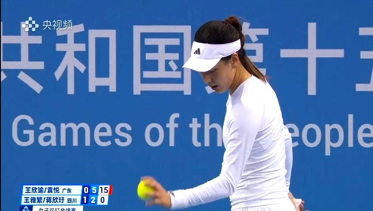 一日双败！王欣瑜今天的比赛结果一出，评论区直接炸锅——女双决赛和女单半决赛连输两
