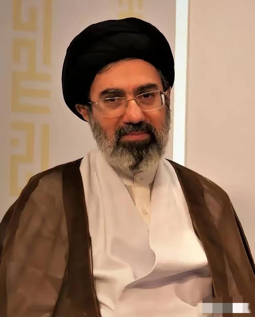 伊朗传来消息
4月24日，伊朗最高领袖顾问穆赫贝尔在网上直接回怼特朗普了。他说面