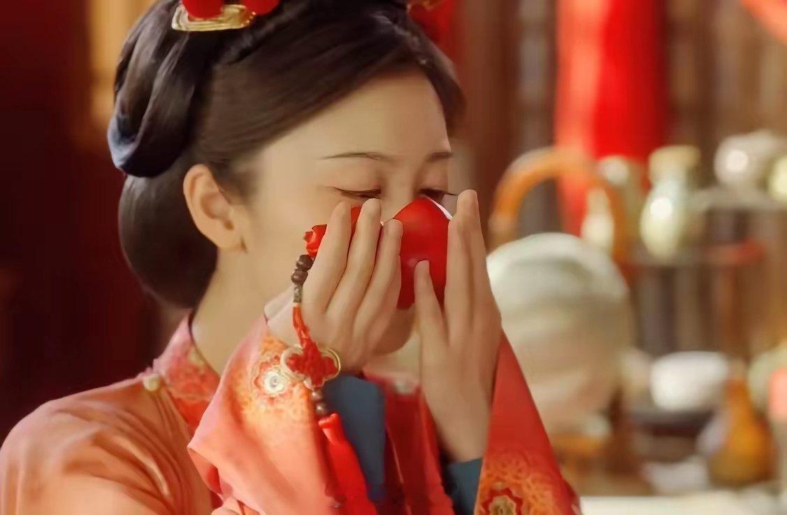 《国色芳华》要了命了！秦胜意背着牡丹和王擎复婚，王擎居然是冲着牡丹的钱去的，还把
