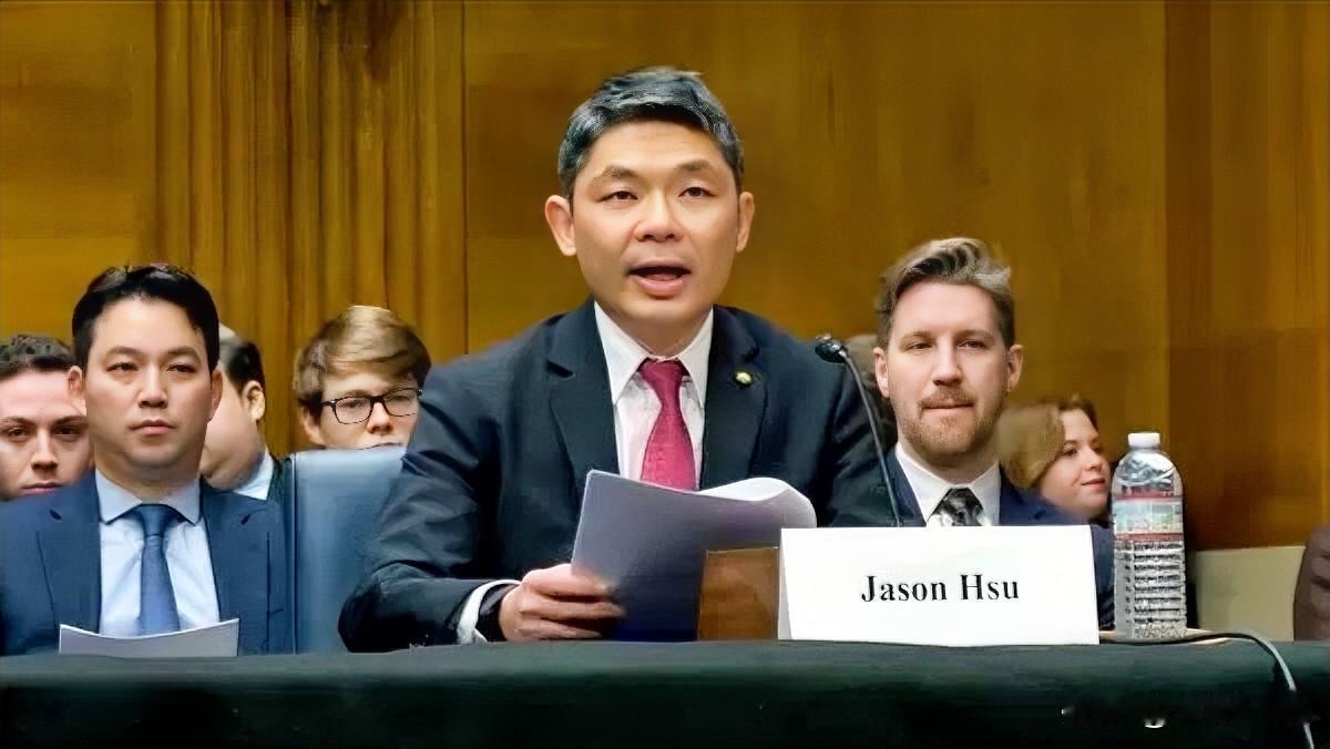 前蓝委叫嚣：“台海和平必须建在‘可信的吓阻’上”

国民党前立委许毓仁日前在接受