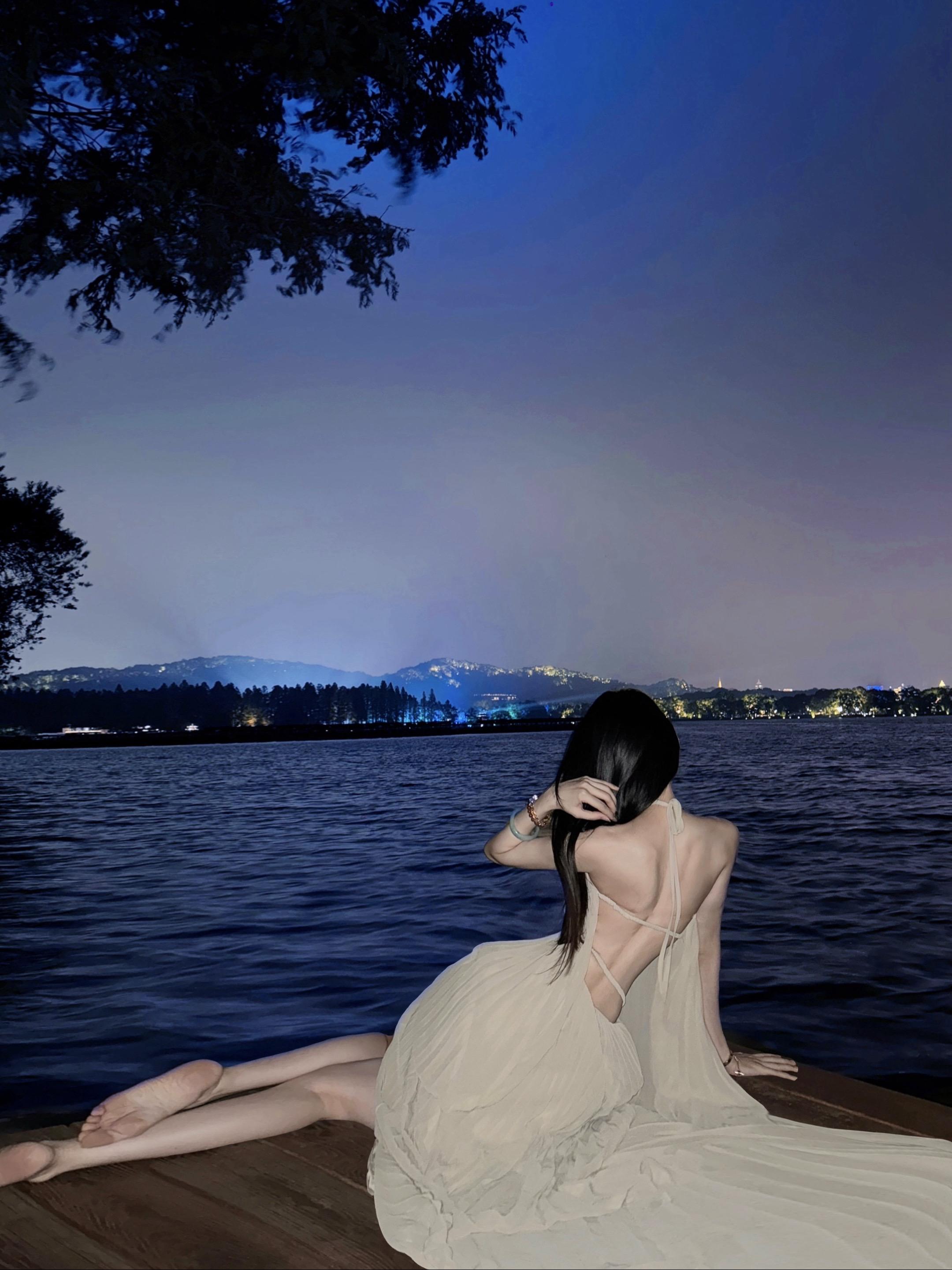 爱她像块冰 恨她太聪明