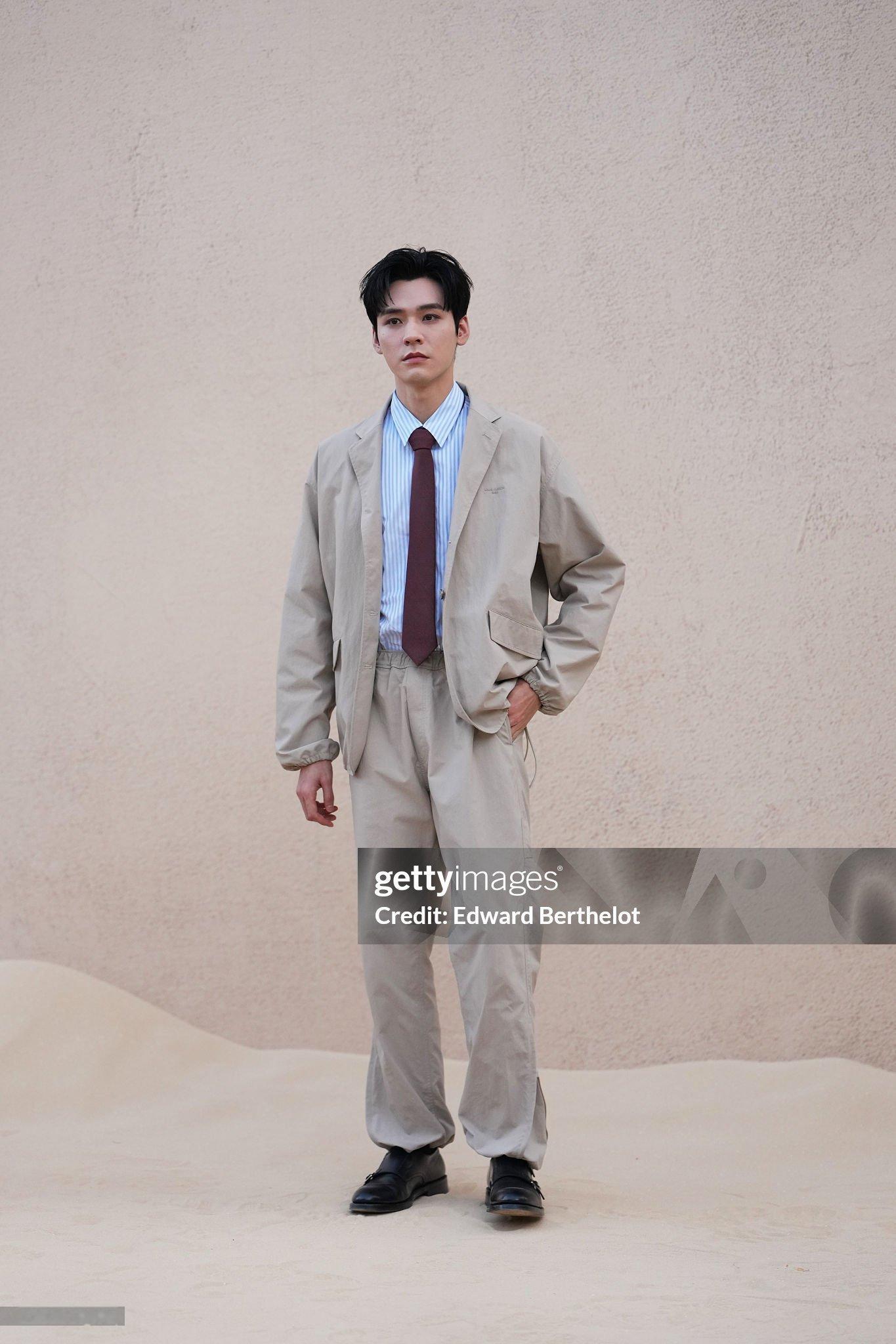 龚俊 ｜ Louis Vuitton 男装周巴黎男装周 满分的生图先生  ～  