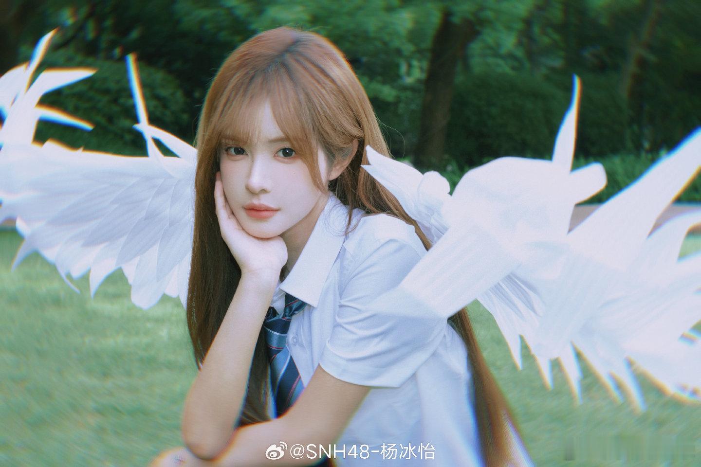 杨冰怡连续两年第一杨冰怡蝉联第一实打实的蝉联榜首，靠的从来不是运气，是日复一日的