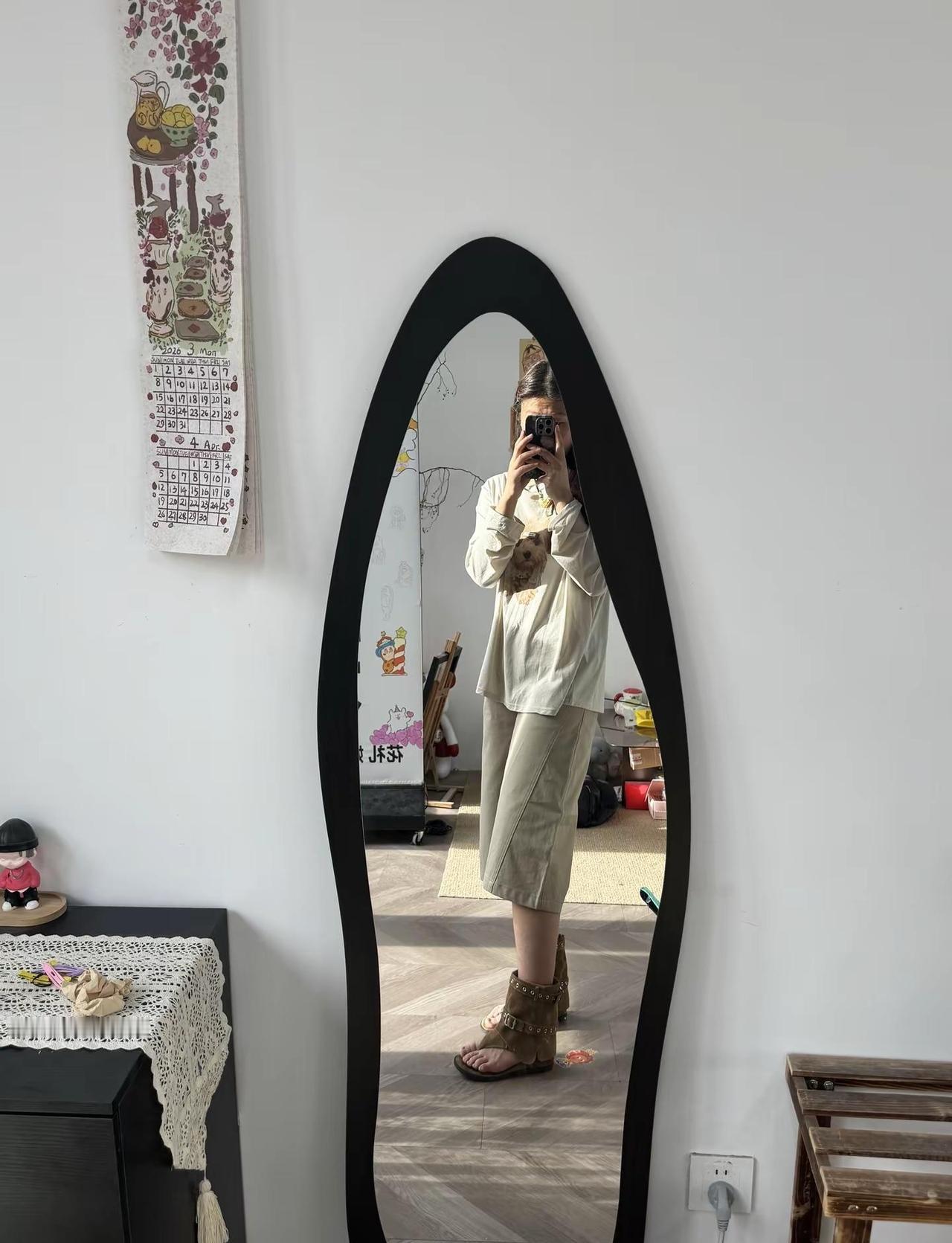OOTD 我弟说：这个鞋像疯狂原始人穿的 我：你不懂时尚