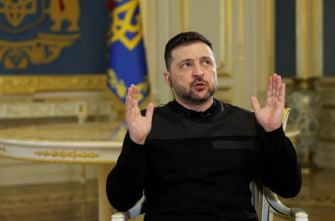 当地时间3月25日，乌克兰总统泽连斯基接受《路透社》采访时表示：随着美国将重心转