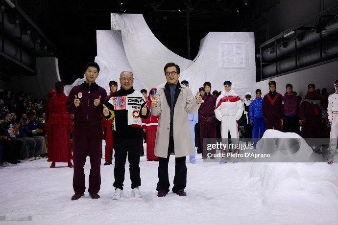 马龙G社生图好抗打马龙米兰时装周G社生图来了，没想到生图也这么抗打。乒乓之外，马