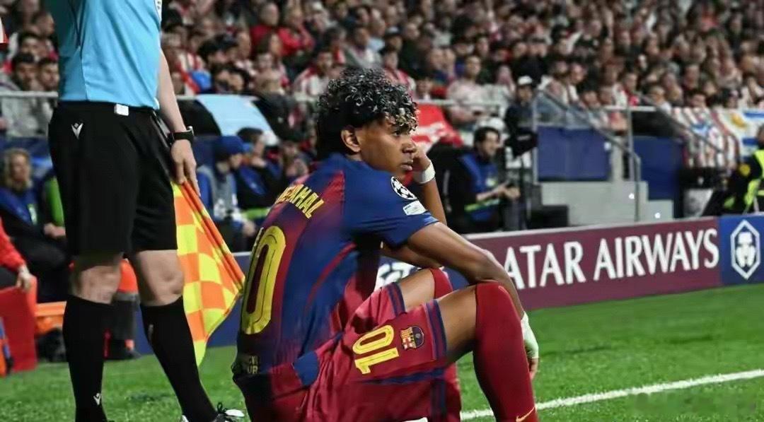 欧冠1/4决赛次回合，巴萨客场2-1击败马竞，却因首回合0-2落败，总比分2-3