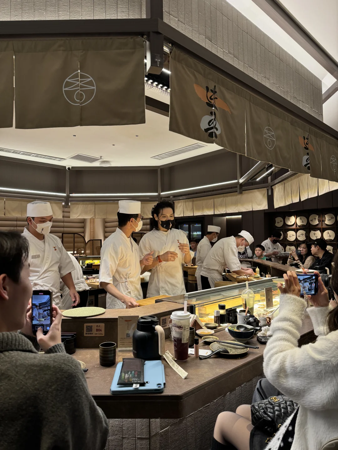 广州！就刚刚！！！向佐在k11搓寿司🍱