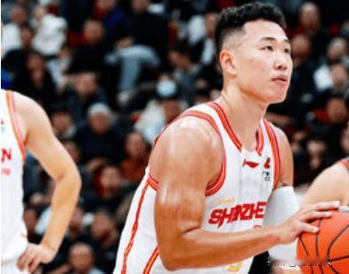 贺希宁打出外援水准，面对广东24+5+3+2,领跑国内球员得分榜


贺希宁个人