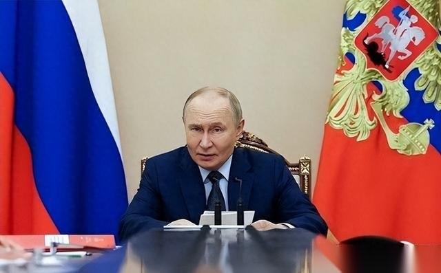 “跟俄罗斯搞好关系。”北约秘书长吕特最近抛出了这么个诱饵。他的算盘打得挺响：想把