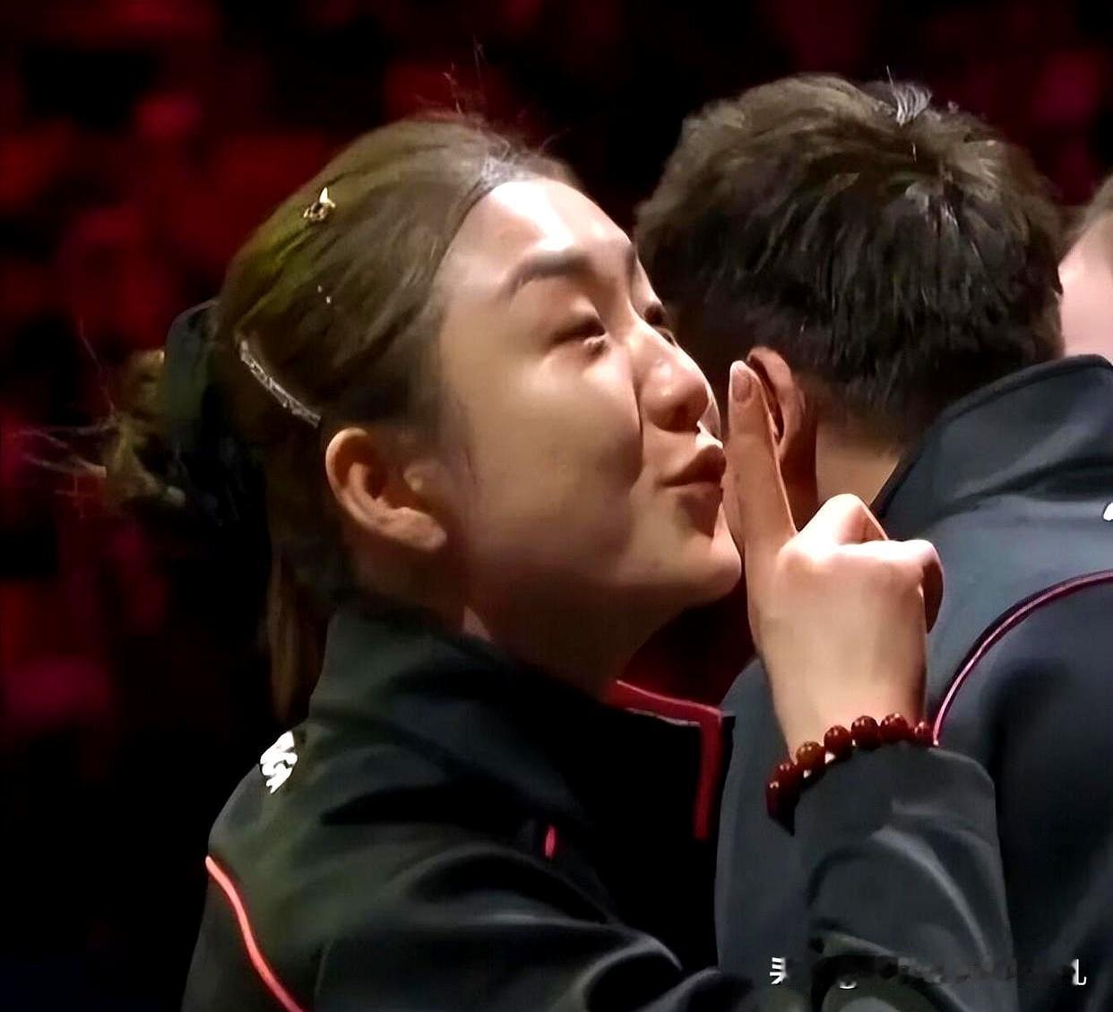 没有不可能的事，小球也能打出大世界！



多哈乒乓冠军赛风起云涌，女子单打冠军