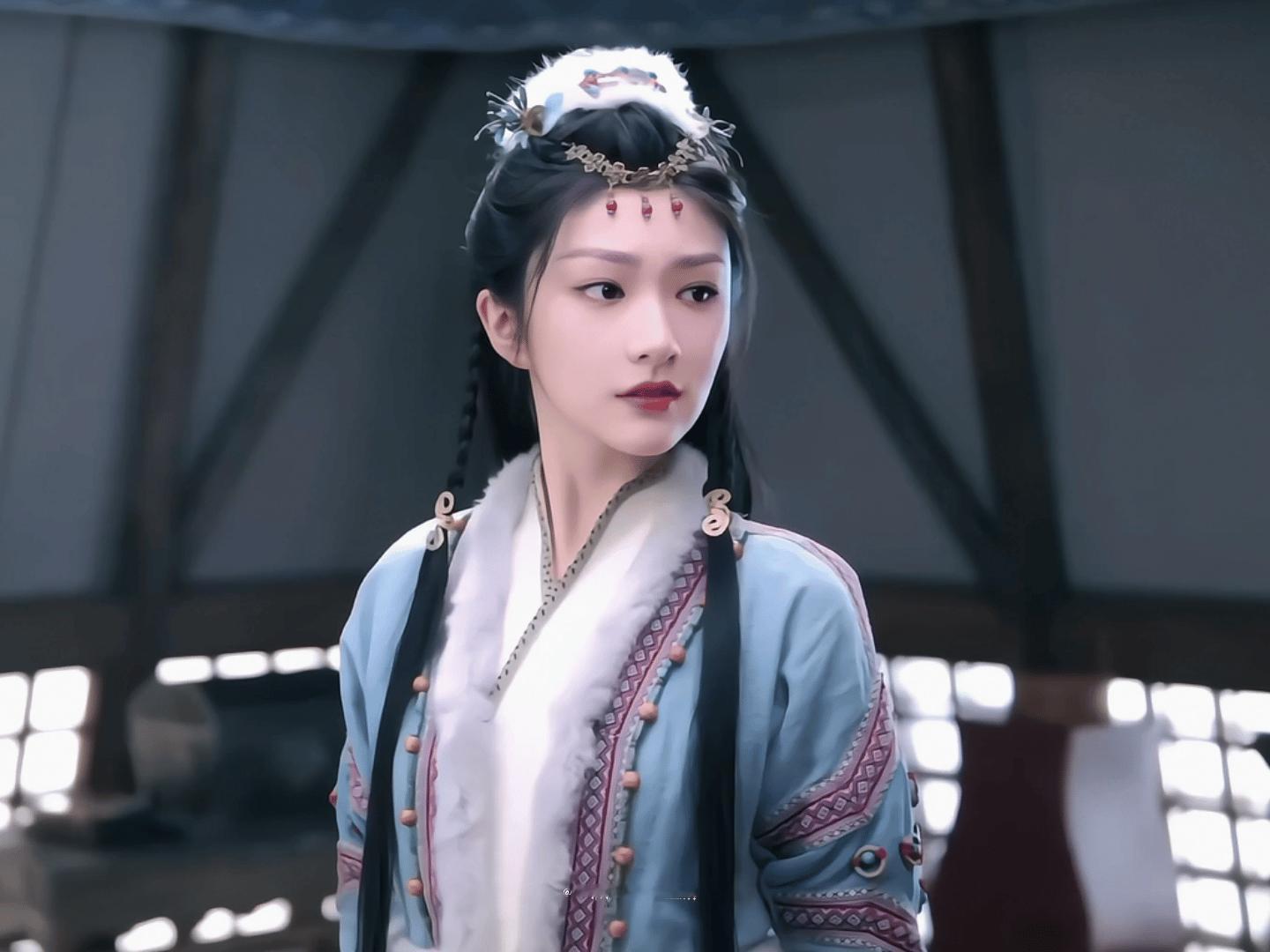 怎么会有穿红穿蓝都这么适配的人🫢我看凤凰台上一直在被李康演的敏佳郡主美到….穿