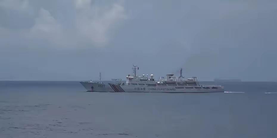 大陆海警船与台海巡艇在东沙持续对峙

就像咱们家门口突然来了个陌生的保安，非要盘