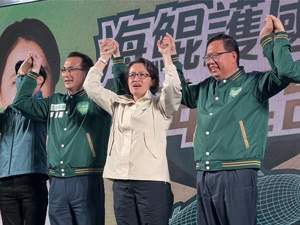 民进党副手候选人萧美琴今天晚间到桃园辅选时自称曾经也是“辣妹”，她扬言，有实力才
