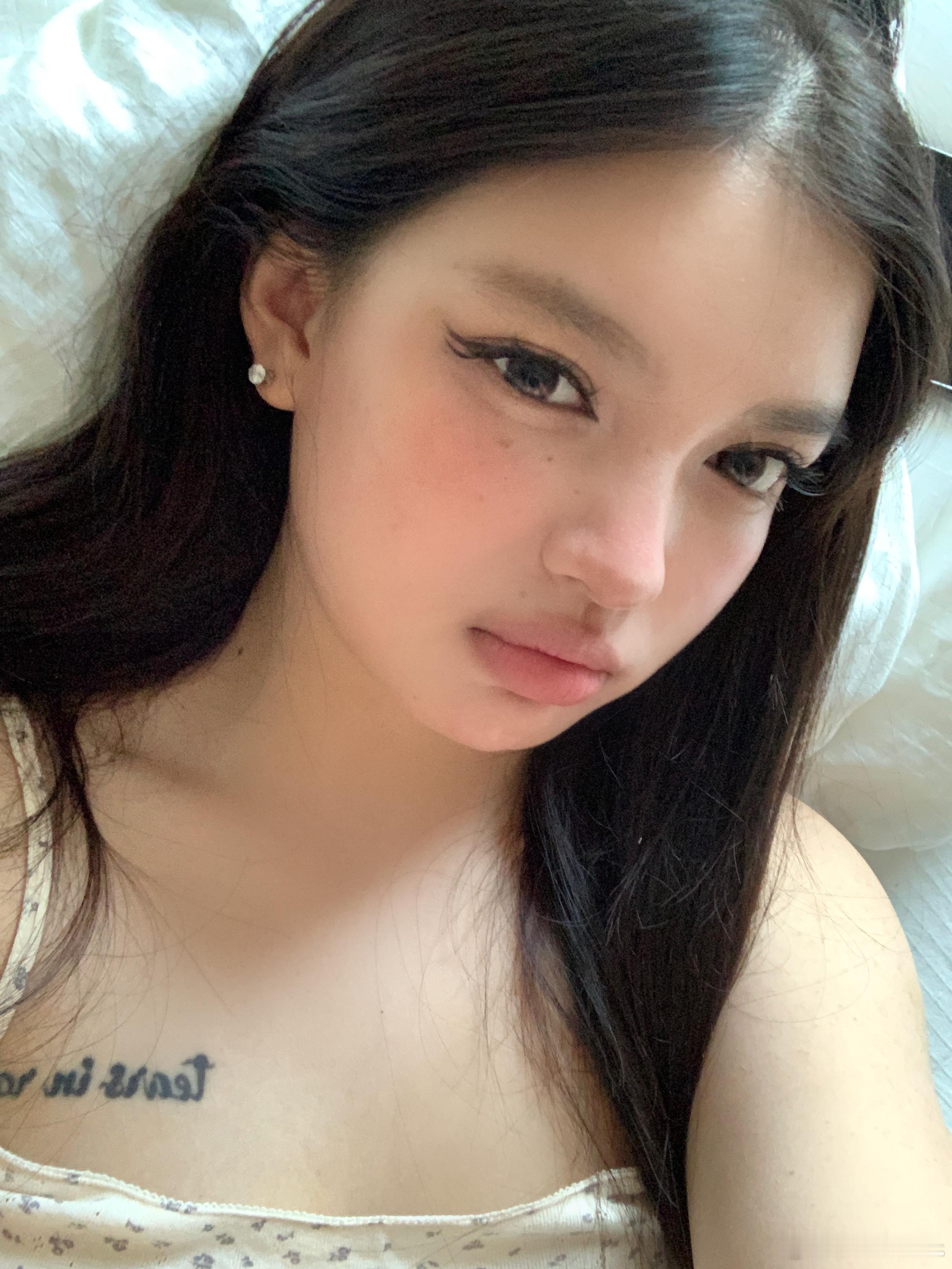 今天只录了两个视频 本🐭已倒下还是找不到拍妆容的感觉 数据啥时候变好p1 2是