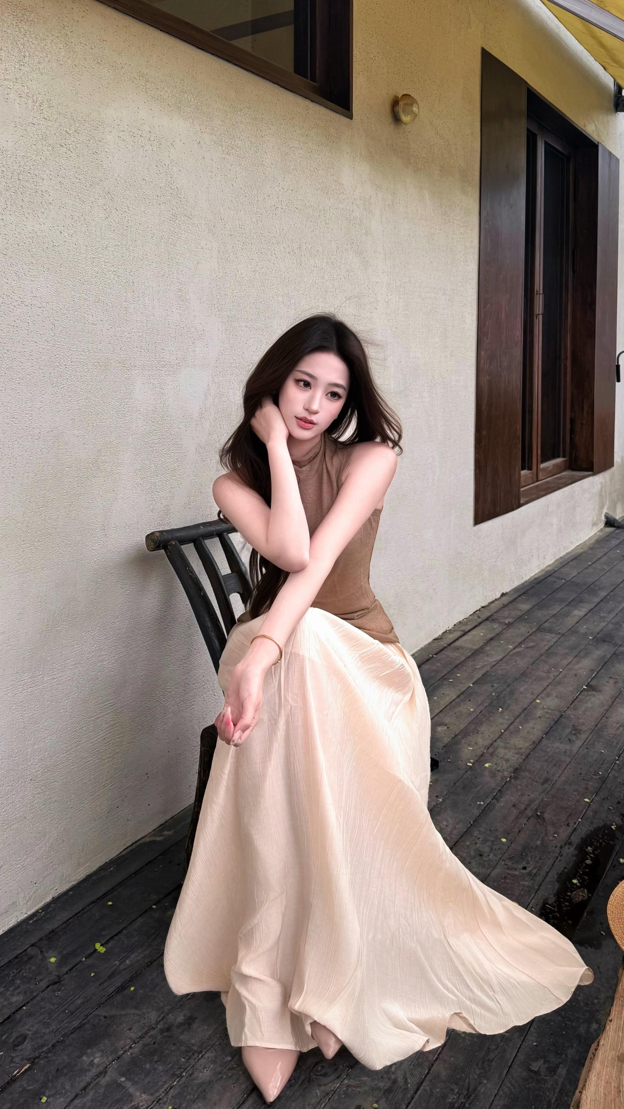 我必须是你近旁的一株木棉，作为树的形象和你站在一起